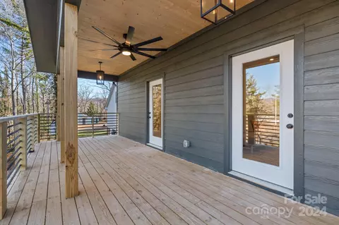 Exterior - 32 Access Rd, Black Mountain, NC 28711 photo 6 of 10