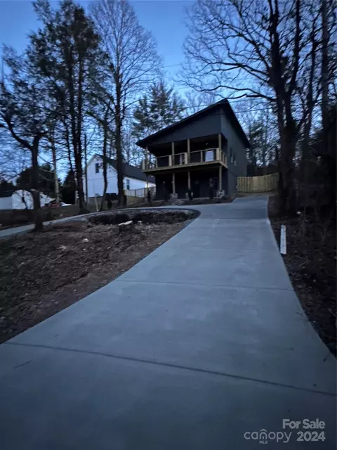 Exterior - 32 Access Rd, Black Mountain, NC 28711 photo 3 of 10