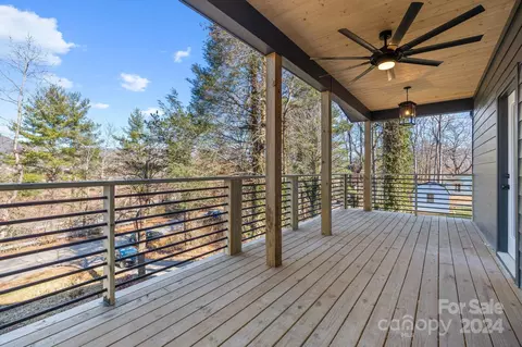 Exterior - 32 Access Rd, Black Mountain, NC 28711 photo 5 of 10