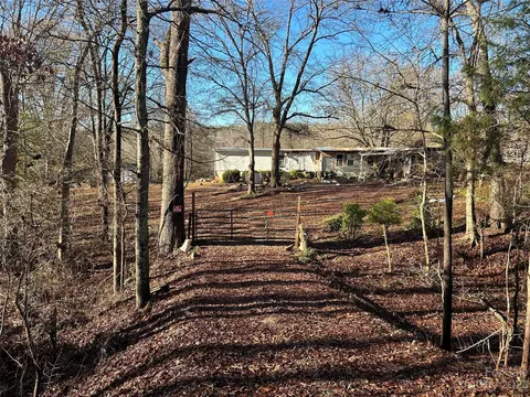 834 Lavender Rd, Grover, NC 28073