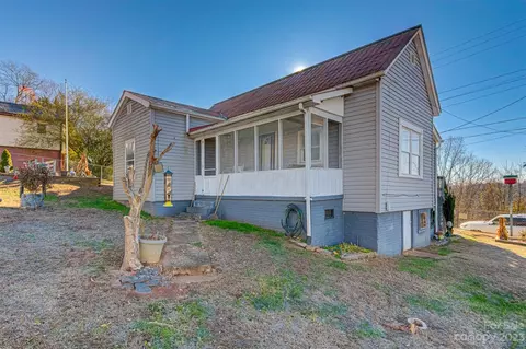 2011 1st Sw St SW, Hickory, NC 28602