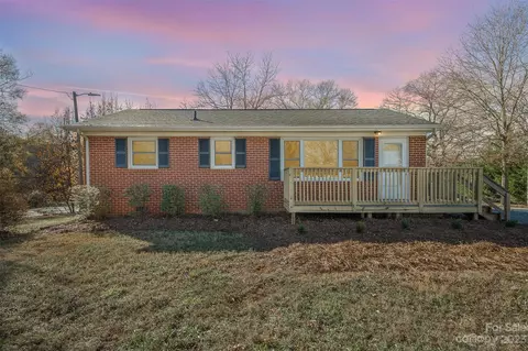2701 Monterey Park Dr, Gastonia, NC 28054