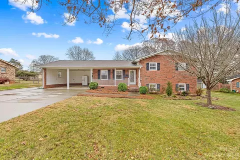 134 Victoria Dr, Statesville, NC 28625