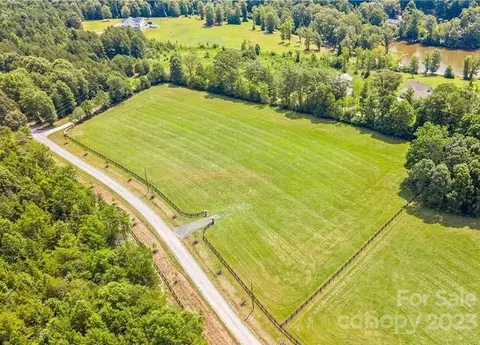 315 Akinbac 1 Rd #1, Clover, SC 29710