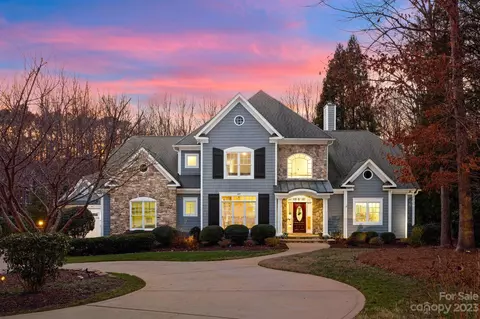 107 Breakwater Ct, Mooresville, NC 28117