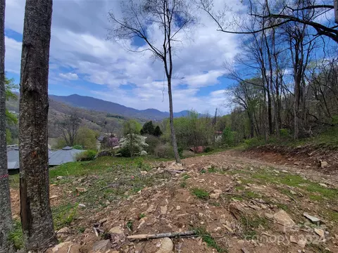 145 Patchens Estate B Rd #B, Waynesville, NC 28786