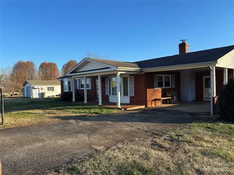 200 Gerald Rd, Morganton, NC 28655 photo 3