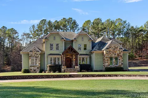 176 Park Crest Dr, Troutman, NC 28166