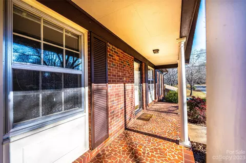 1603 5th Ne St NE, Conover, NC 28613 photo 3