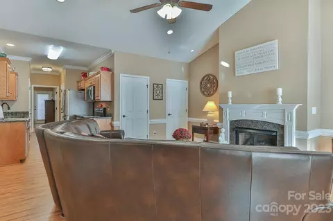 4186 Pickering Dr, Hickory, NC 28602 photo 11