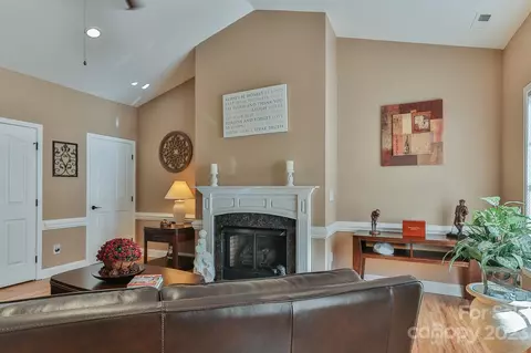 4186 Pickering Dr, Hickory, NC 28602 photo 9