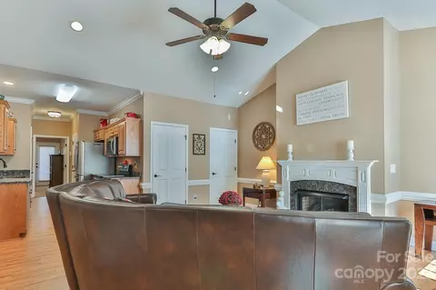 4186 Pickering Dr, Hickory, NC 28602 photo 10