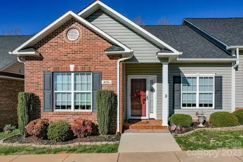 4186 Pickering Dr, Hickory, NC 28602 photo 2