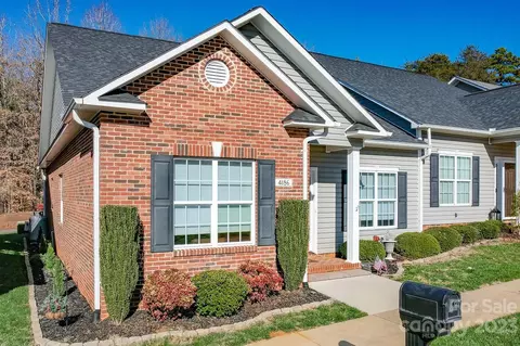 4186 Pickering Dr, Hickory, NC 28602
