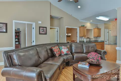 4186 Pickering Dr, Hickory, NC 28602 photo 12