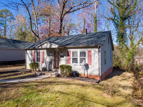 135 10th Se Ave SE, Hickory, NC 28602