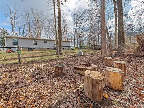 8 Spring St, Candler, NC 28715 photo 4