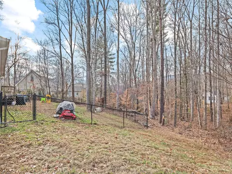 8 Spring St, Candler, NC 28715 photo 6