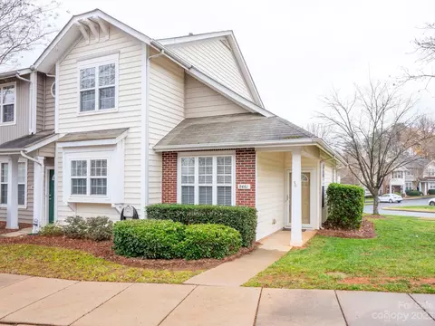 8461 Chaceview Ct, Charlotte, NC 28269