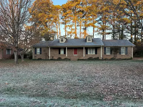 647 Stratford Ln, Rock Hill, SC 29732