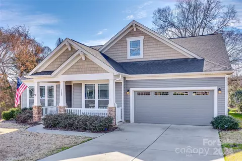 1242 Kings Grove Dr, York, SC 29745