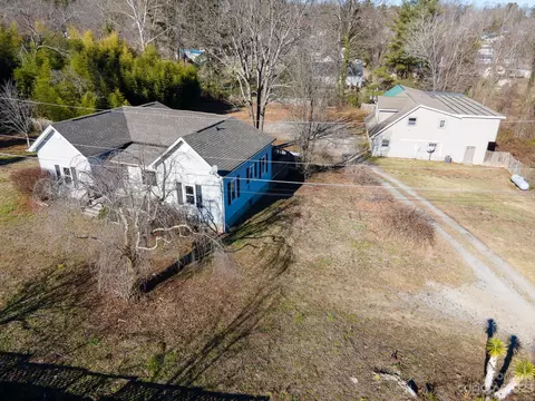Rosebud Lane, Hendersonville, NC 28739
