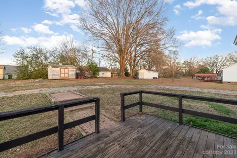 1009 Laurel Ave, Lancaster, SC 29720 photo 3