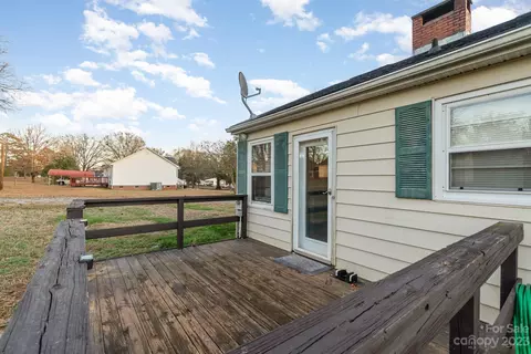 1009 Laurel Ave, Lancaster, SC 29720 photo 2