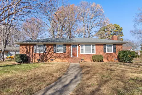 6600 Glenmoor Dr, Charlotte, NC 28214