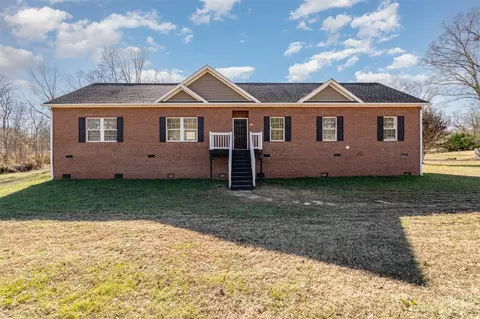 905 13th St, Conover, NC 28613 photo 3