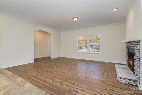 905 13th St, Conover, NC 28613 photo 8