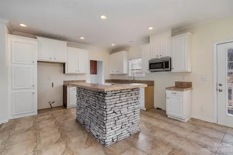 905 13th St, Conover, NC 28613 photo 11