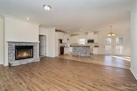 905 13th St, Conover, NC 28613 photo 6