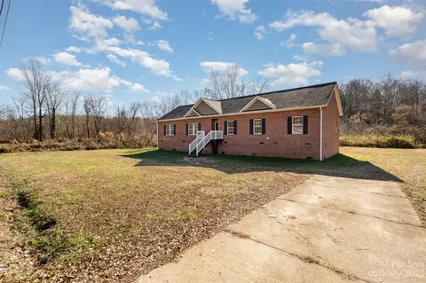905 13th St, Conover, NC 28613 photo 4
