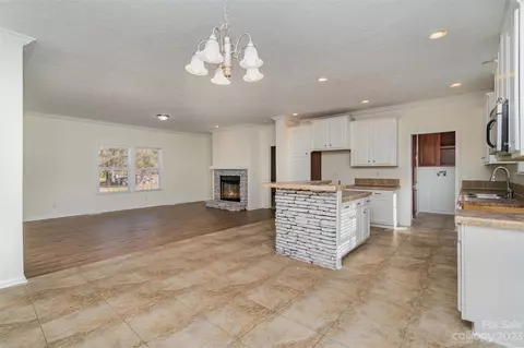 905 13th St, Conover, NC 28613 photo 12