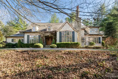 6 Fir Tree Ln, Asheville, NC 28803