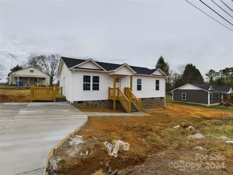 31 Bumgarner Rd, Granite Falls, NC 28630