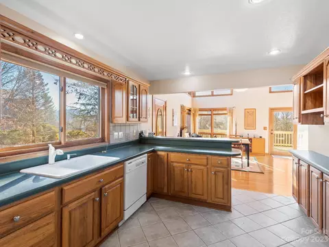 135 Brancer Dr, Mars Hill, NC 28754 photo 17