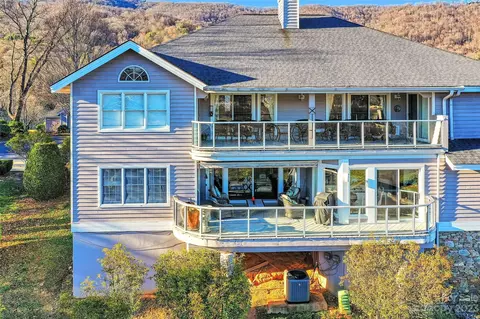 360 Skylark Ln, Waynesville, NC 28786