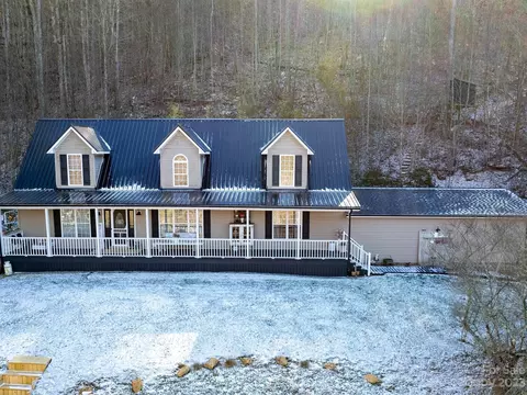 105 Delda Ln, Mars Hill, NC 28754