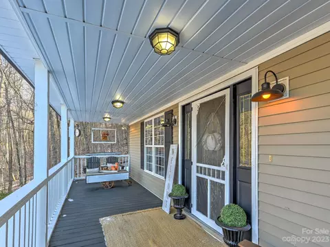 105 Delda Ln, Mars Hill, NC 28754 photo 2