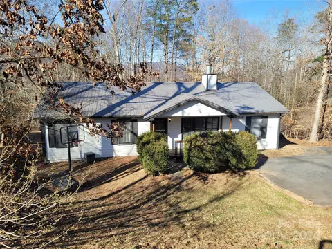 1221 Blanton St, Columbus, NC 28722