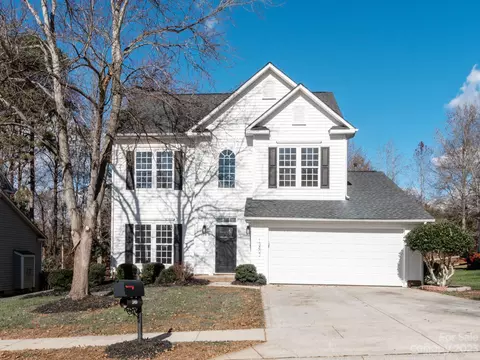 13403 Edgetree Dr, Pineville, NC 28134