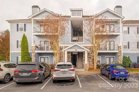 100 Vista Lake 4 Dr #4, Candler, NC 28715