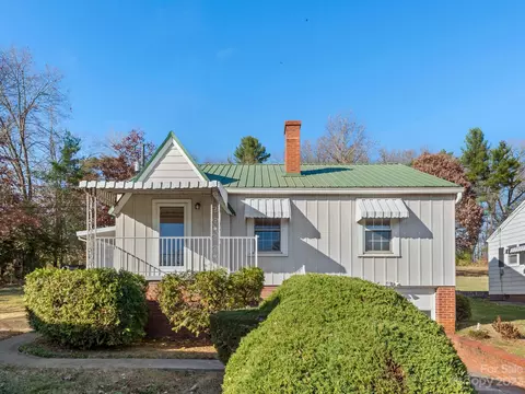 10 Panchita Dr, Candler, NC 28715