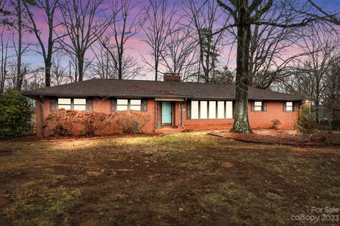 600 Fernwood Dr, Albemarle, NC 28001