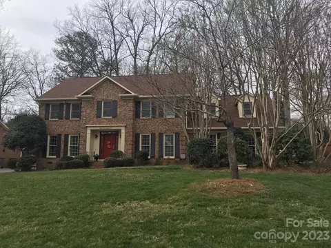3723 Woody Grove Ln, Charlotte, NC 28210