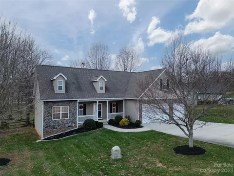 112 Emma Mae Dr, Statesville, NC 28677