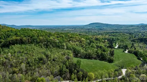 707 B Gilreath Ct, Moravian Falls, NC 28654
