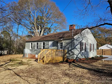1061 Grace Ave, Lancaster, SC 29720 photo 4